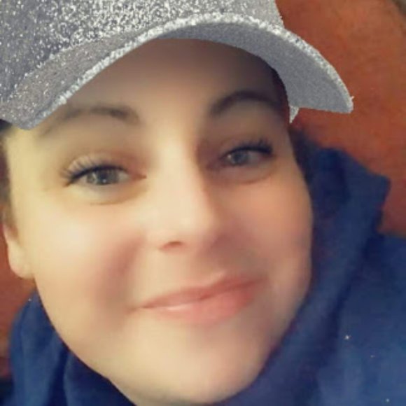 Meet your Posher, Lizzy - Picture 5 of 8